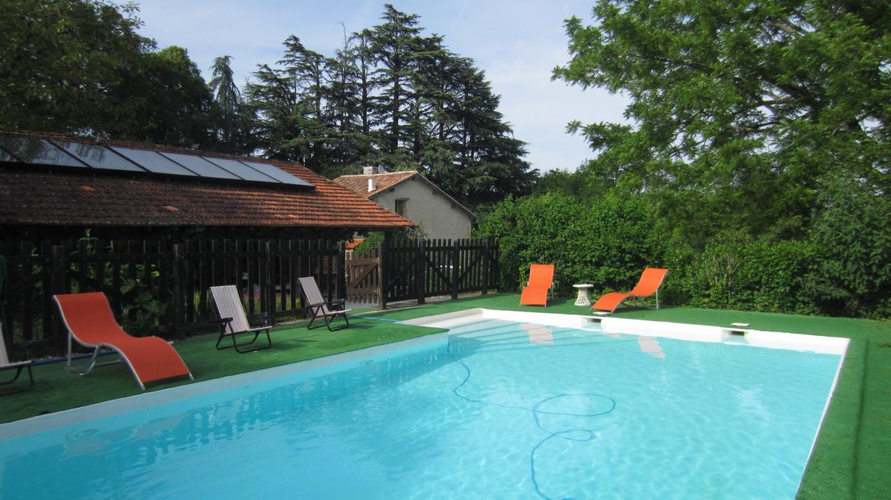 Champagne-et-Fontaine Domaine De Puytirel Bed & Breakfast エクステリア 写真