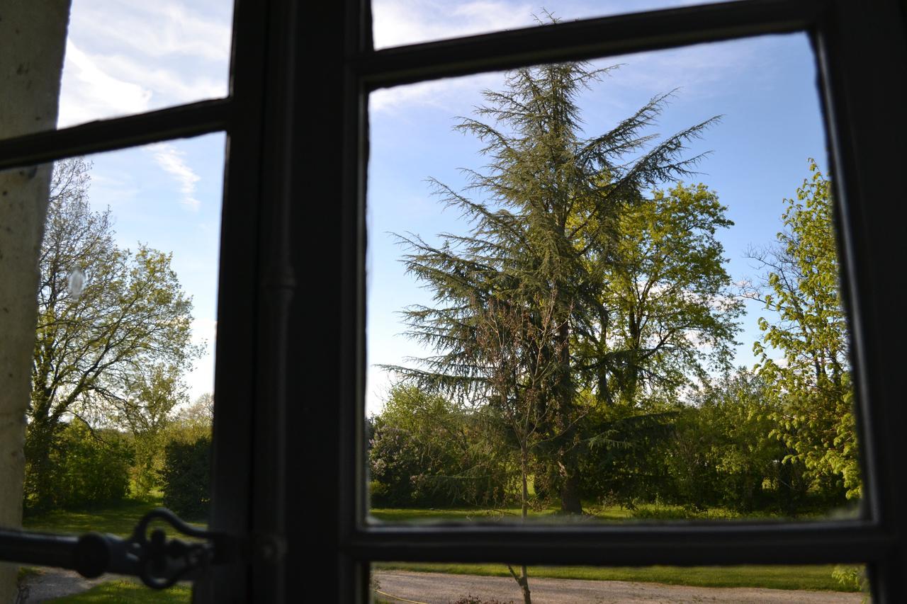 Champagne-et-Fontaine Domaine De Puytirel Bed & Breakfast エクステリア 写真